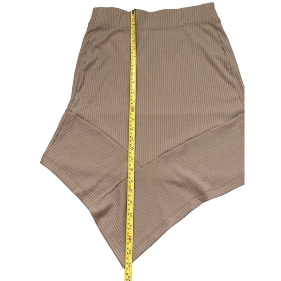 Fig Clothing Oma ribbed body con asymmetrical high low beige oatmeal color skirt - Picture 4 of 9